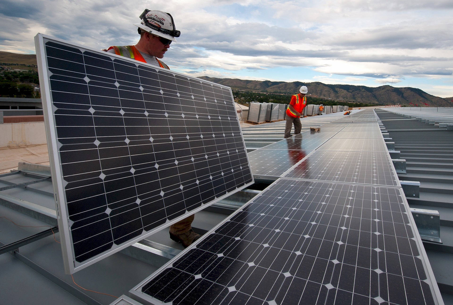 What Happens to Solar Panels in a Power Cut? — Solar Panel Advice
