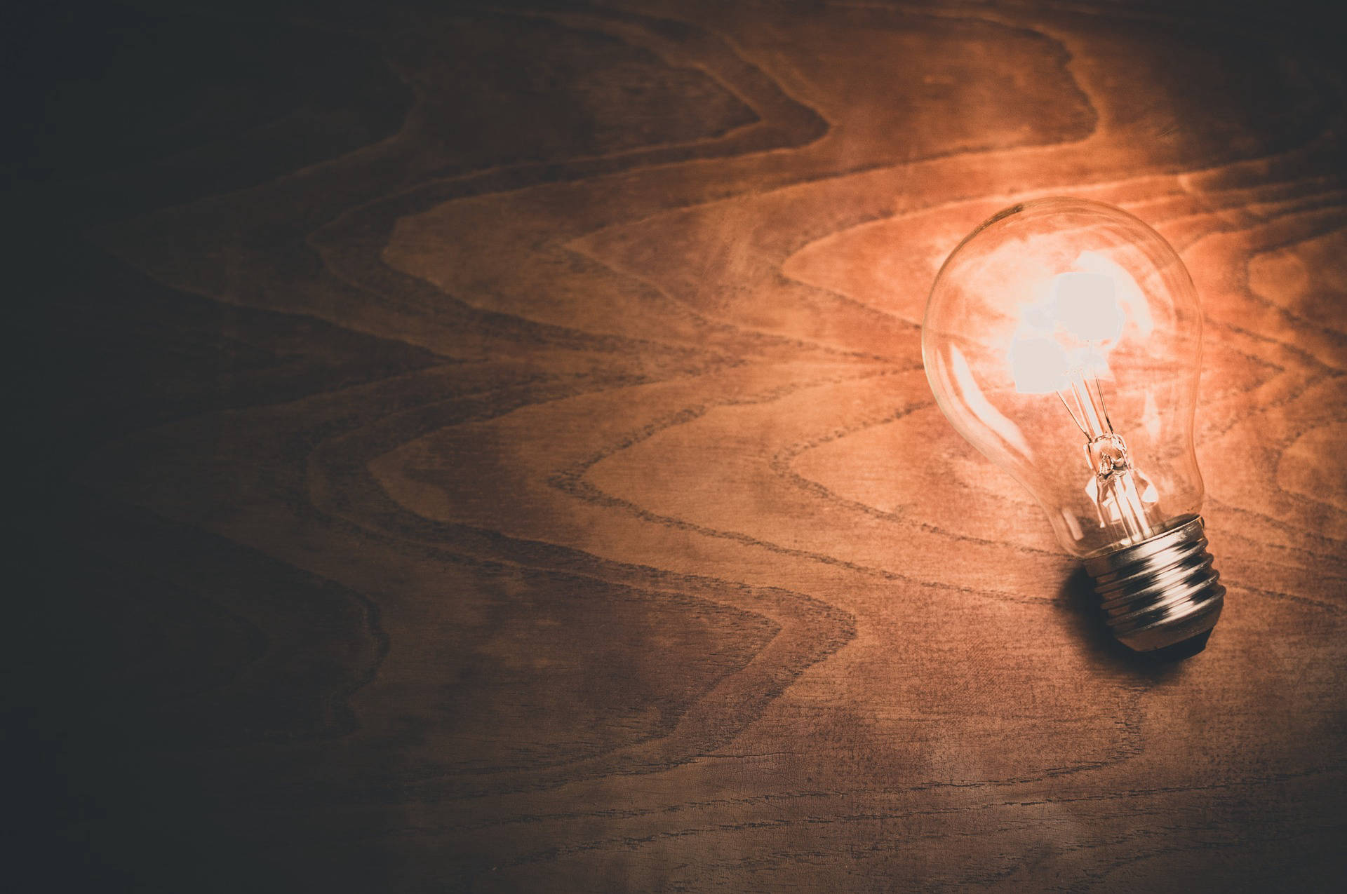 An informed UK homeowner researching solar panel consumer protection